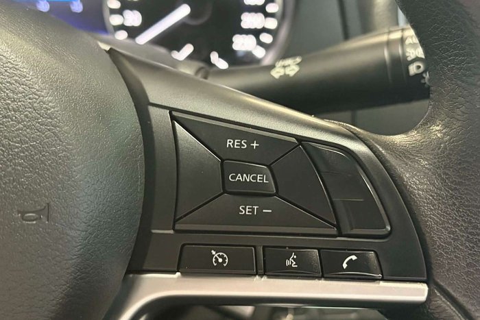 2022 Nissan Navara SL