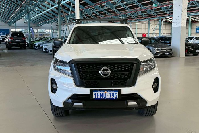 2022 Nissan Navara SL