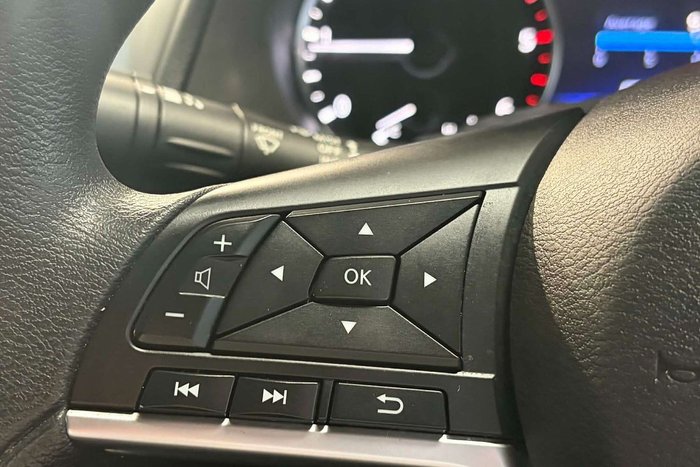 2022 Nissan Navara SL