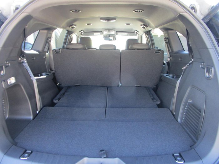 2025 Isuzu MU-X X-TERRAIN