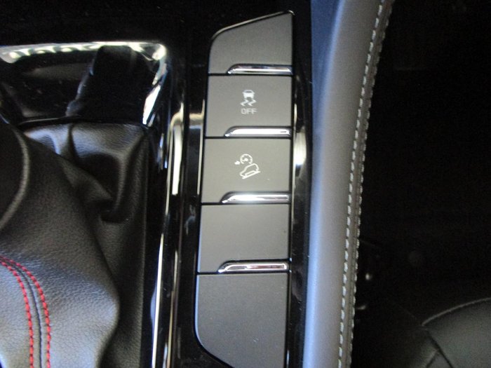 2025 Isuzu MU-X X-TERRAIN