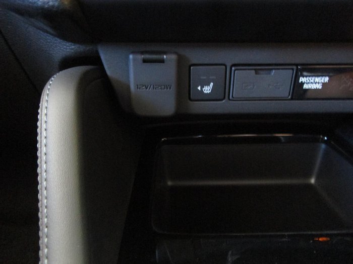 2025 Isuzu MU-X X-TERRAIN