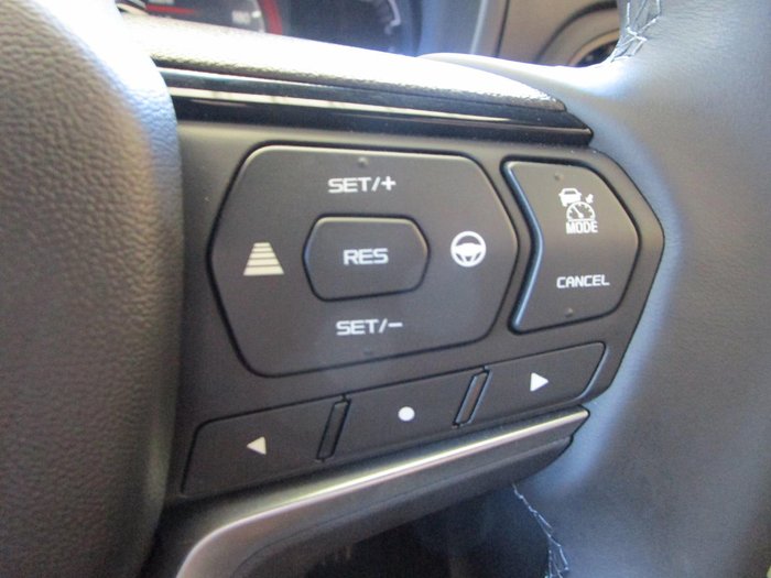 2025 Isuzu MU-X X-TERRAIN