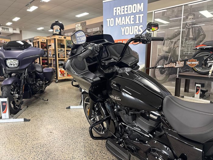 2025 Harley-Davidson Road Glide 117 (FLTRX) Touring Black