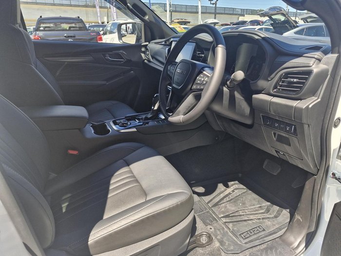 2025 Isuzu MU-X LS-T