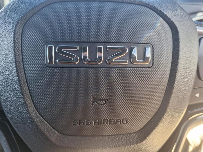 2025 Isuzu MU-X LS-T