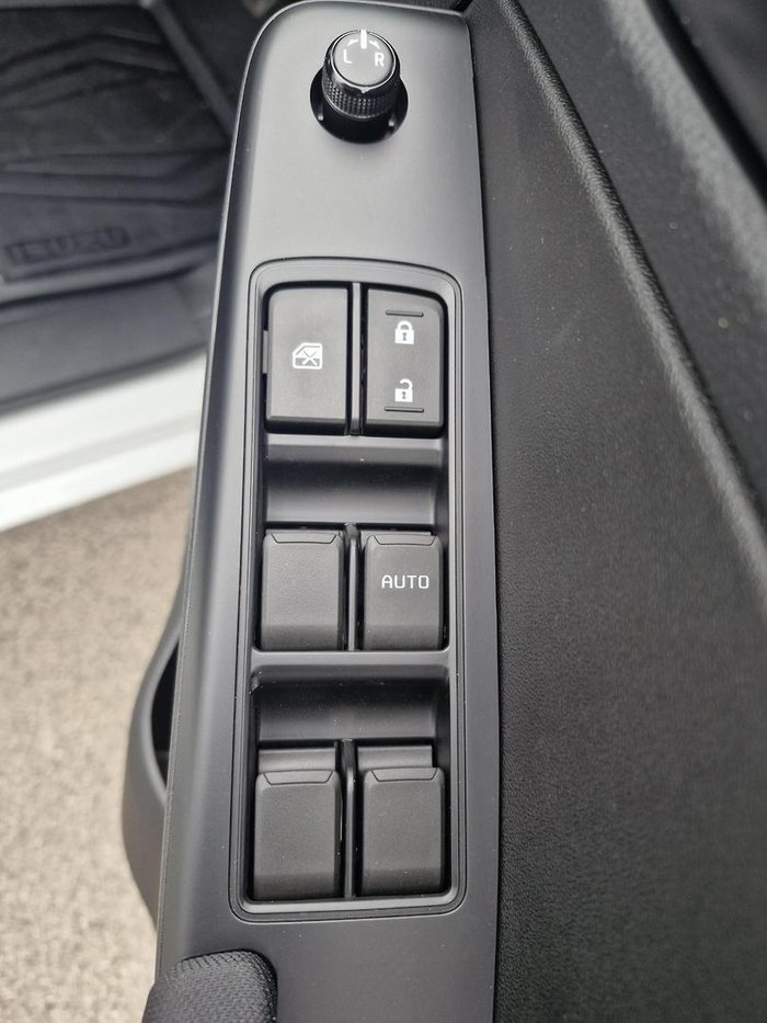 2025 Isuzu D-MAX SX