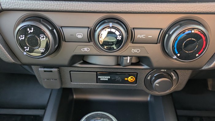 2025 Isuzu D-MAX X-RIDER