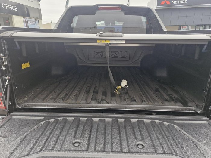 2025 Isuzu D-MAX X-TERRAIN