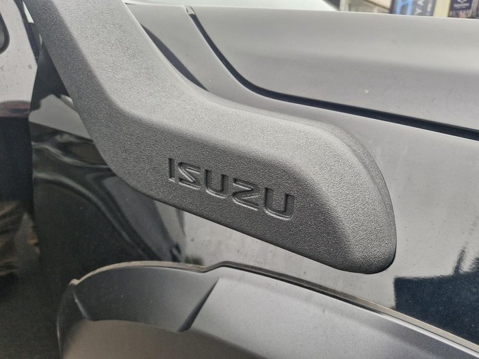 2025 Isuzu D-MAX X-TERRAIN