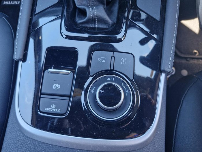 2025 Isuzu MU-X LS-T