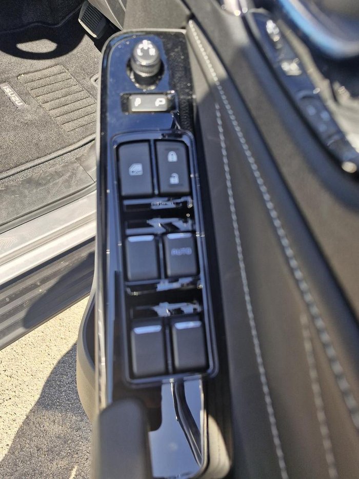 2025 Isuzu MU-X LS-T