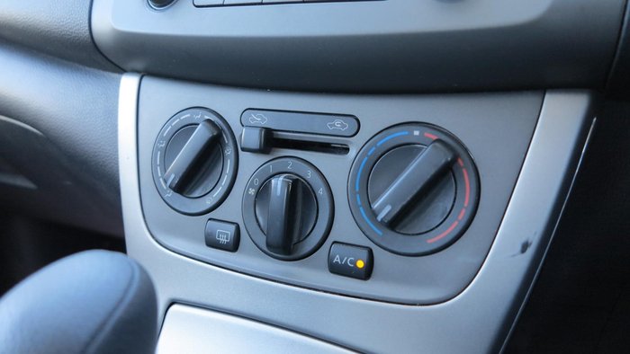 2013 Nissan Pulsar ST B17 Cayenne Red