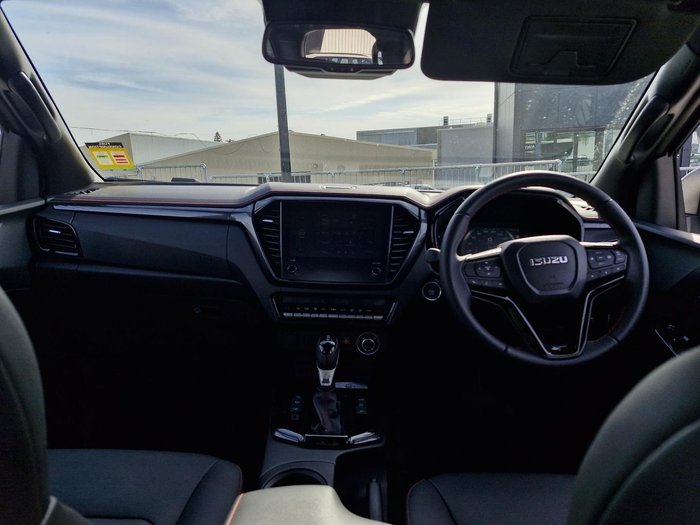 2025 Isuzu D-MAX X-TERRAIN