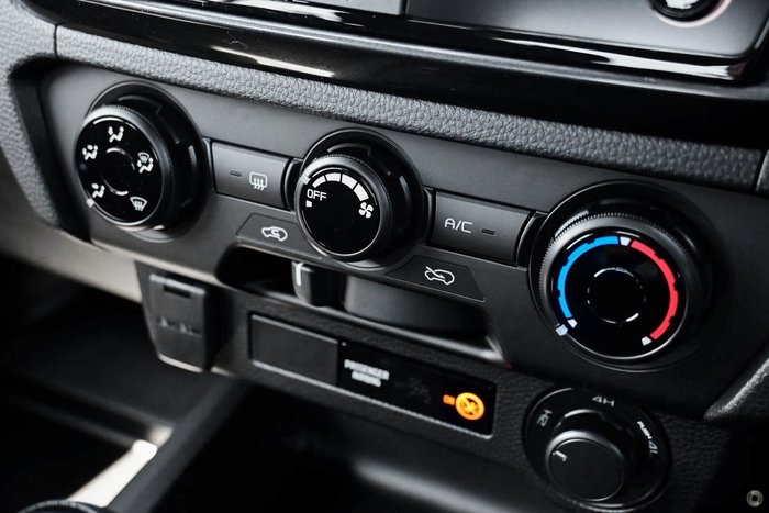 2025 Isuzu D-MAX X-RIDER