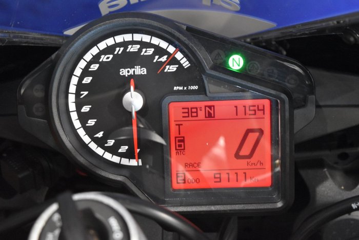 2016 APRILIA RSV4 FACTORY Red