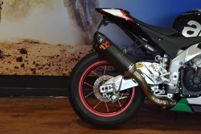 2016 APRILIA RSV4 FACTORY Red