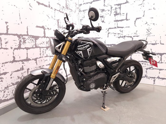 2025 Triumph Speed 400 Speed Four Black