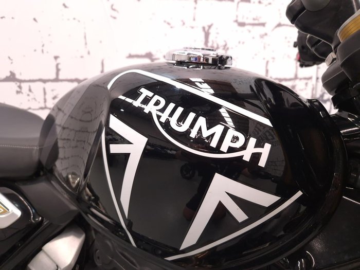 2025 Triumph Speed 400 Speed Four Black