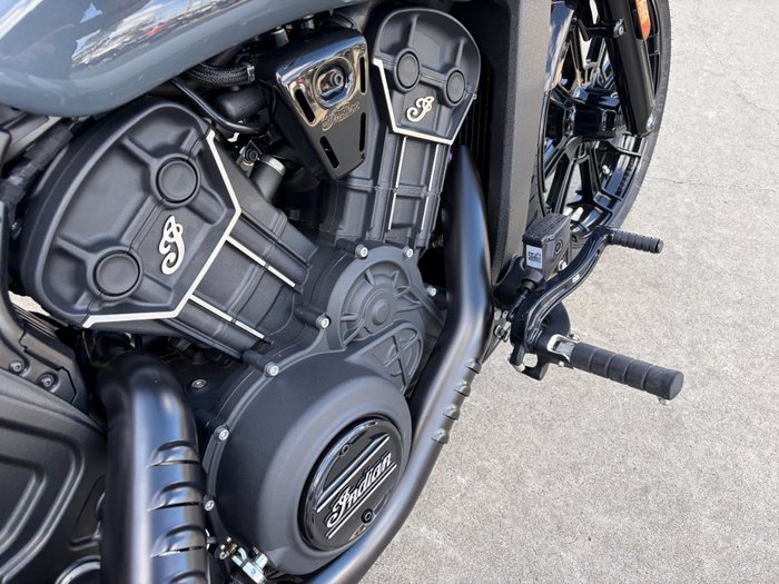 2023 Indian SCOUT ROGUE Grey