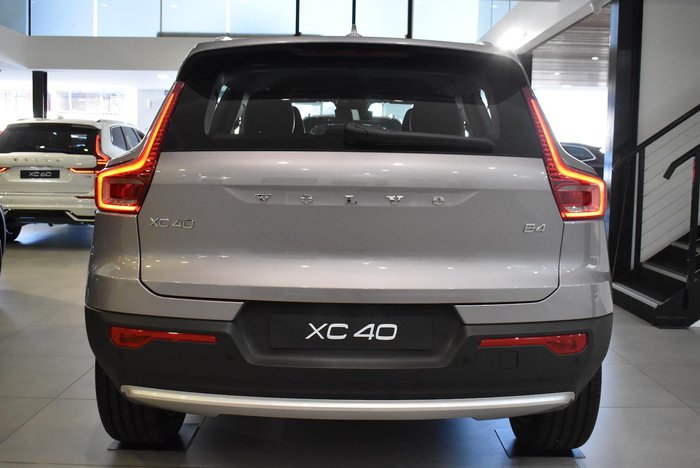 2025 Volvo XC40 Plus B4 Special Edition