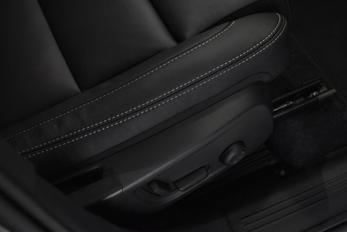 2025 Volvo XC40 Plus B4 Special Edition