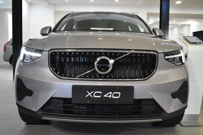 2025 Volvo XC40 Plus B4 Special Edition