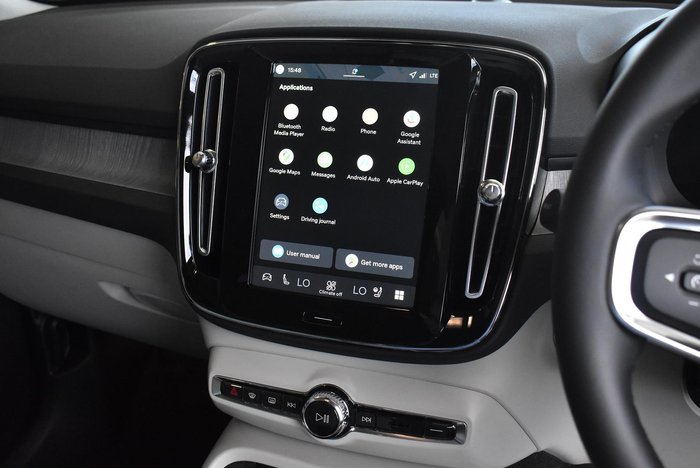 2025 Volvo XC40 Ultra B4 Dark