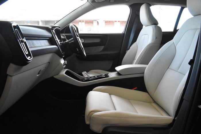 2025 Volvo XC40 Ultra B4 Dark MY26 AWD Onyx Black