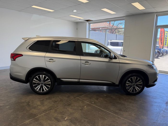 2020 Mitsubishi Outlander LS