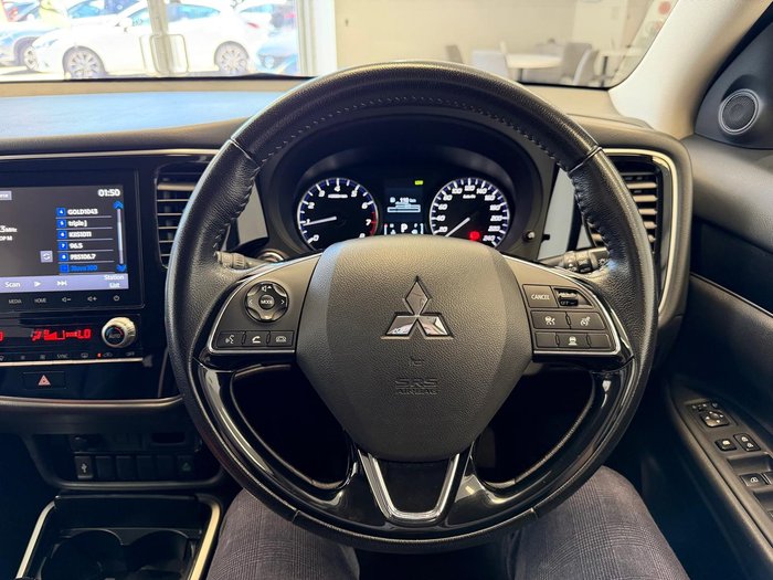 2020 Mitsubishi Outlander LS