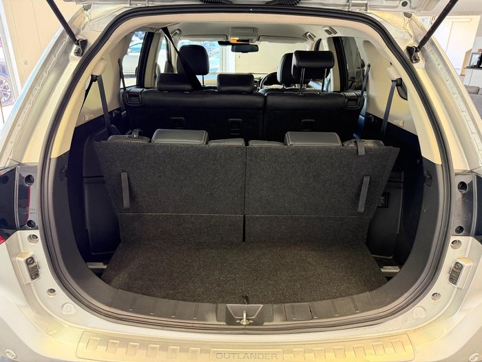 2020 Mitsubishi Outlander LS