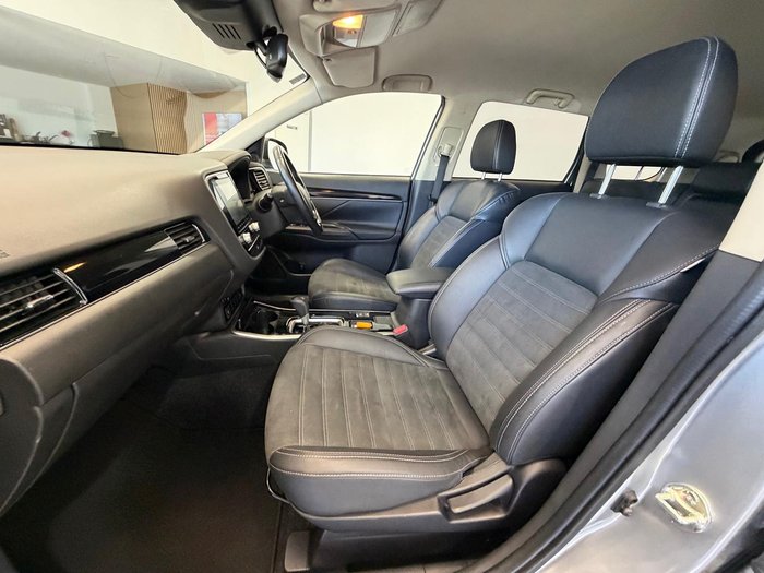 2020 Mitsubishi Outlander LS