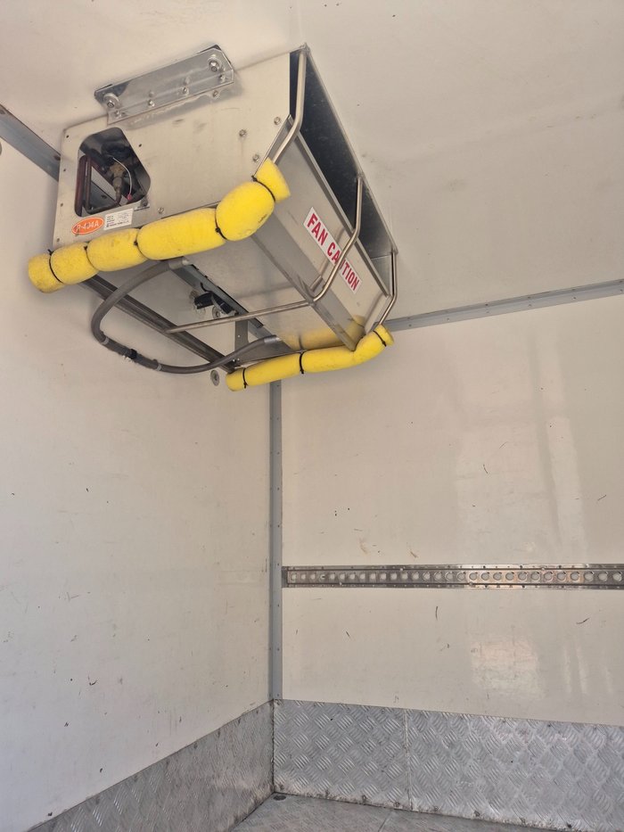 2011 Isuzu Trucks NNR200 Car License 2 Pallet Fridge