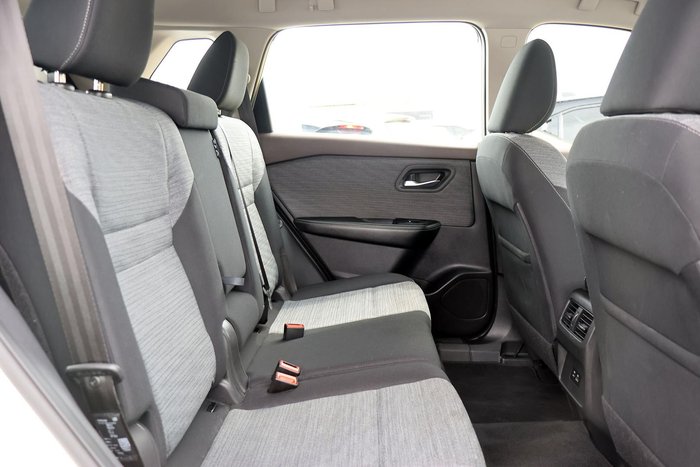 2025 Nissan X-TRAIL ST