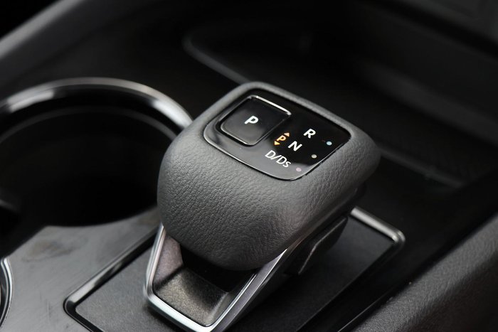 2025 Nissan X-TRAIL ST