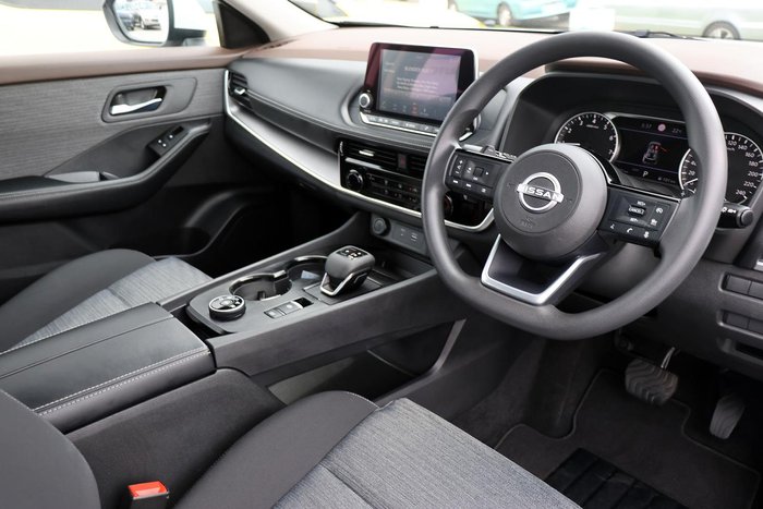 2025 Nissan X-TRAIL ST