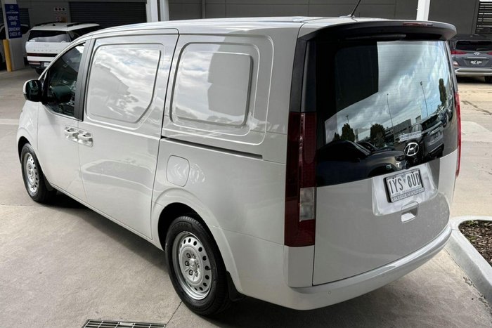 2023 Hyundai STARIA LOAD