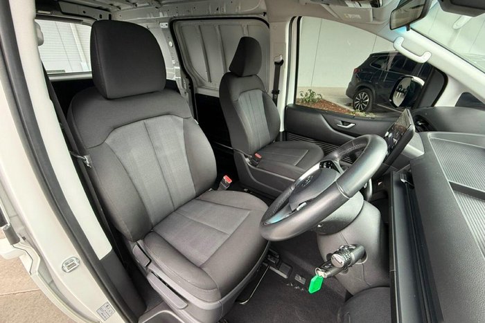 2023 Hyundai STARIA LOAD