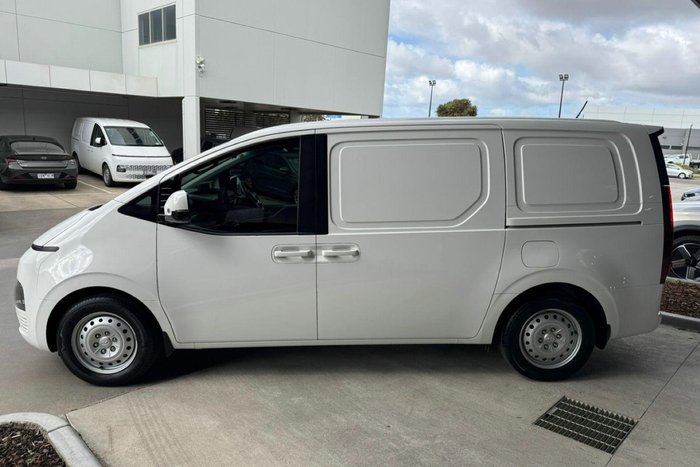 2023 Hyundai STARIA LOAD