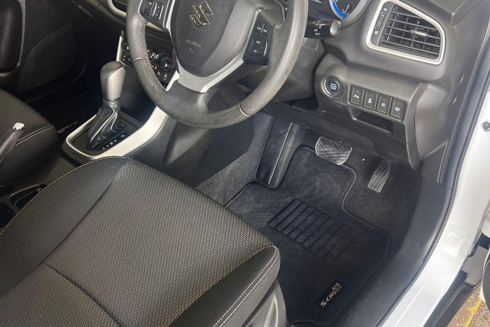 2015 Suzuki S-Cross GLX