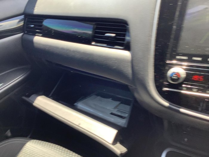 2020 Mitsubishi Outlander ES