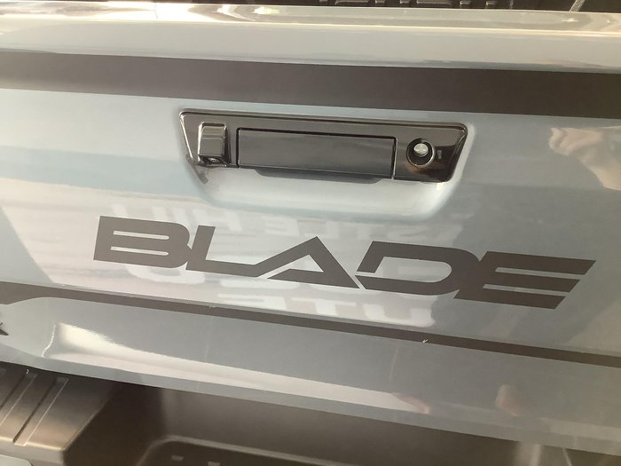 2025 Isuzu D-MAX BLADE