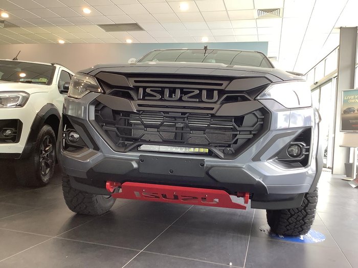 2025 Isuzu D-MAX BLADE