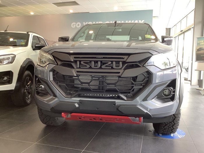 2025 Isuzu D-MAX BLADE