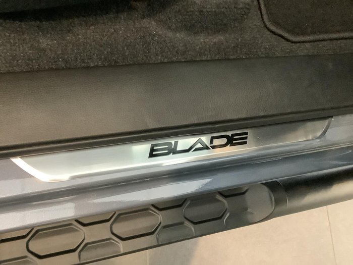 2025 Isuzu D-MAX BLADE