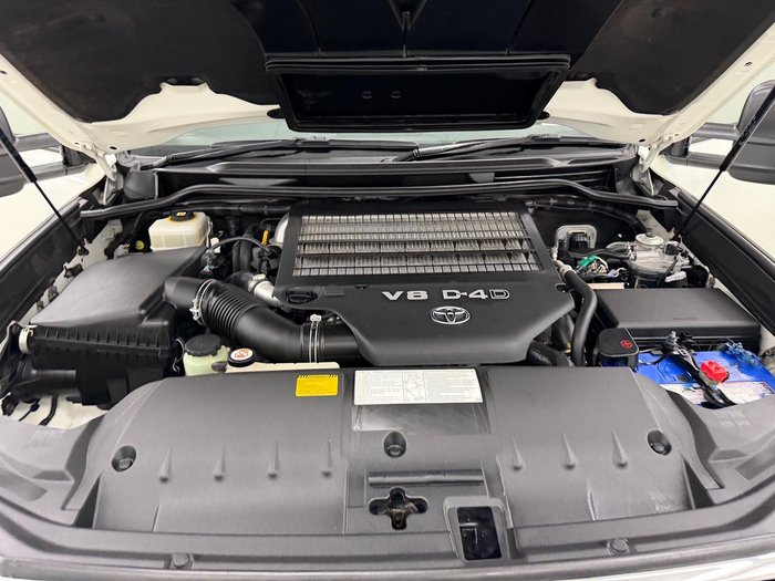 2020 Toyota Landcruiser GXL VDJ200R 4X4 Dual Range Crystal Pearl