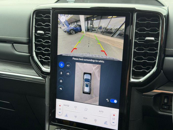 2025 Ford Everest Platinum