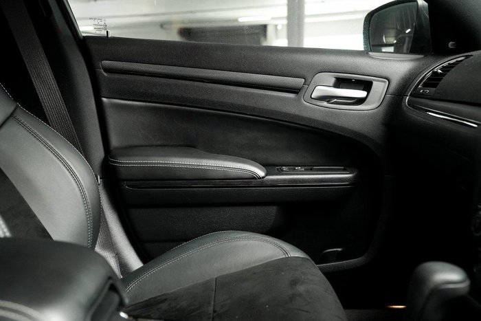 2015 Chrysler 300 SRT-8 Core Satin Vapour