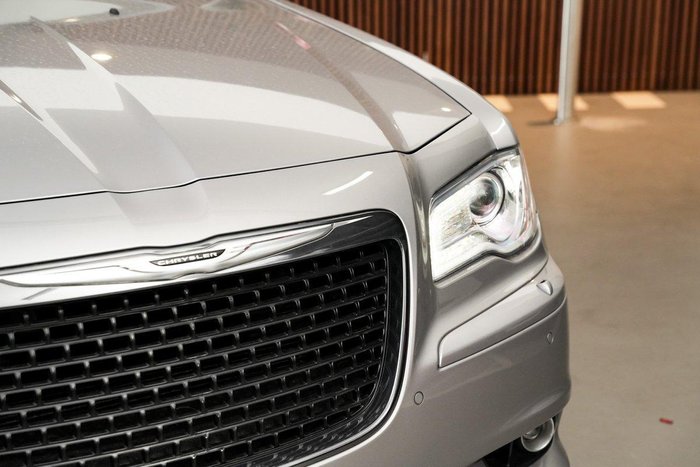 2015 Chrysler 300 SRT-8 Core Satin Vapour